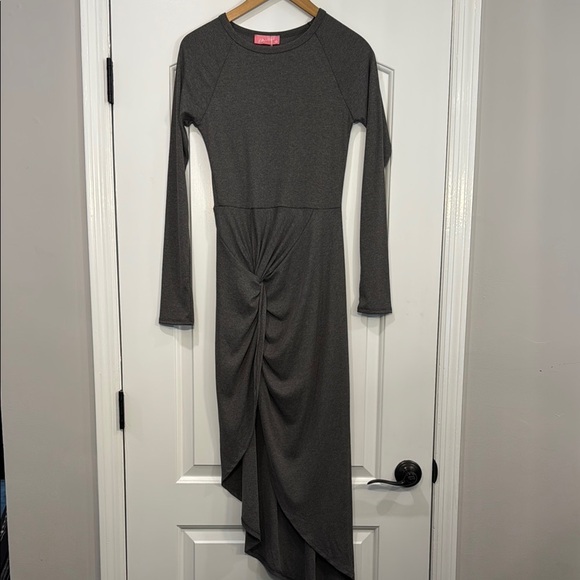 🔵 NWT LILLY’S KLOSET GRAY RIBBED FRONT KNOT LONG SLEEVE DRESS SIZE MEDIUM - Picture 1 of 8